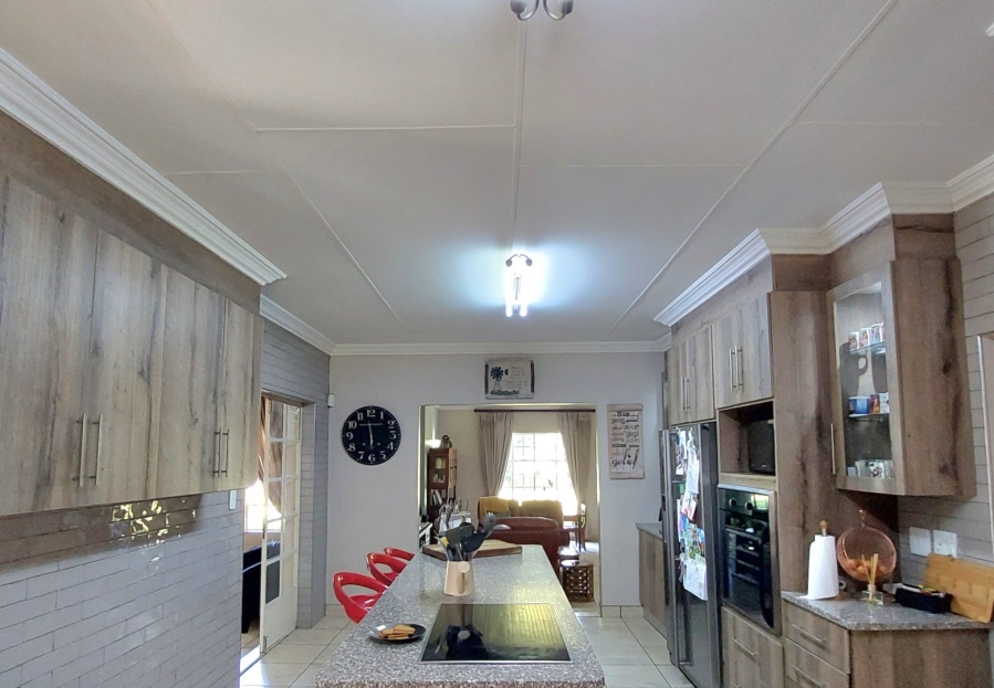 5 Bedroom Property for Sale in Brits North West